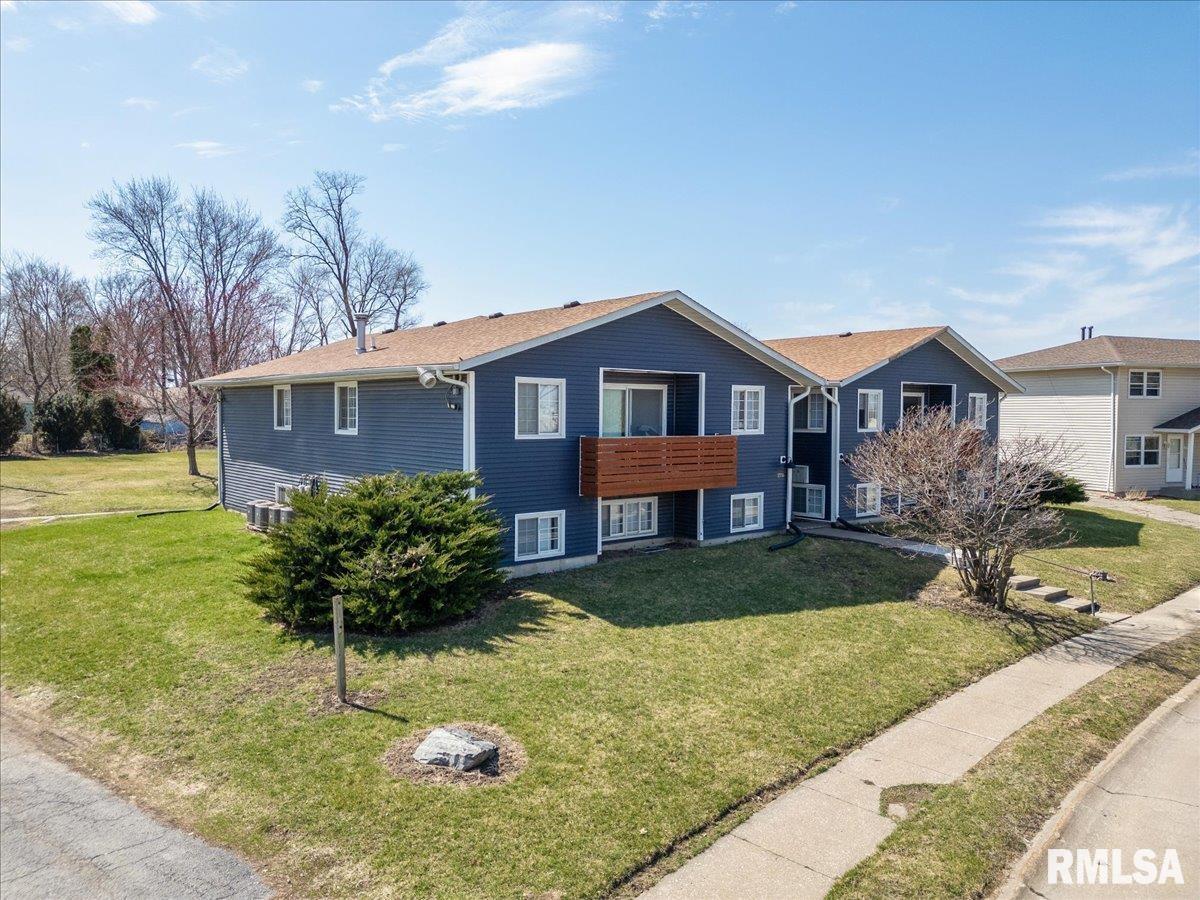 2751 72ND Street, Davenport, IA 52806