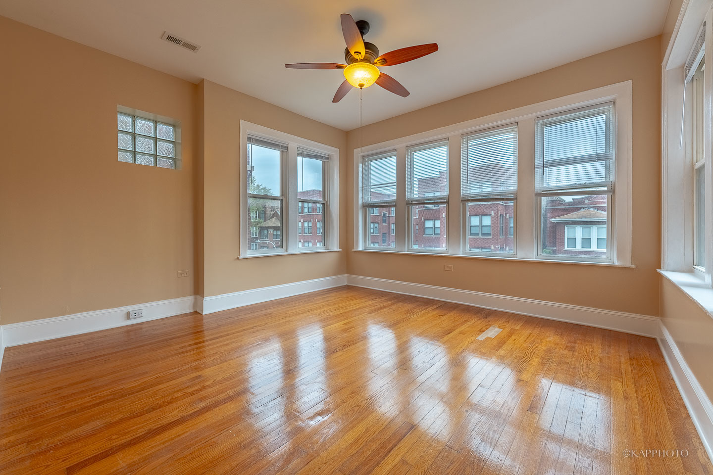 6819 Ridgeland Avenue, Chicago, IL 60649