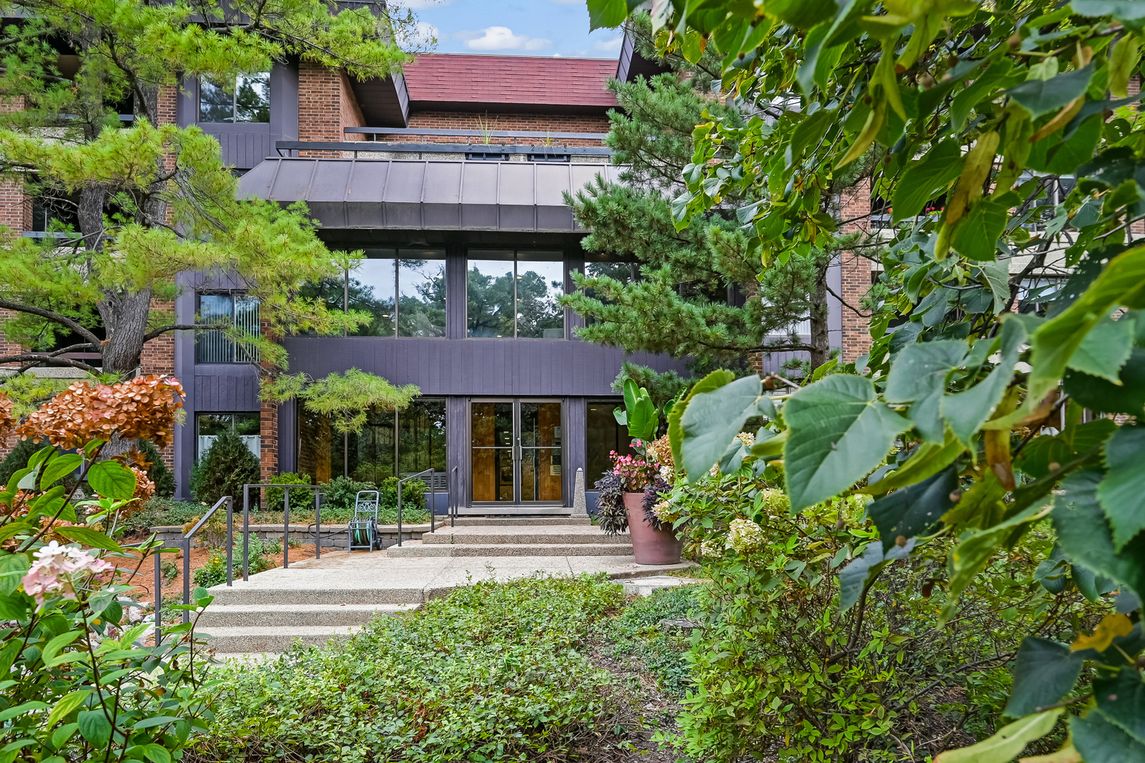 1409 Burr Oak Road, Hinsdale, IL 60521