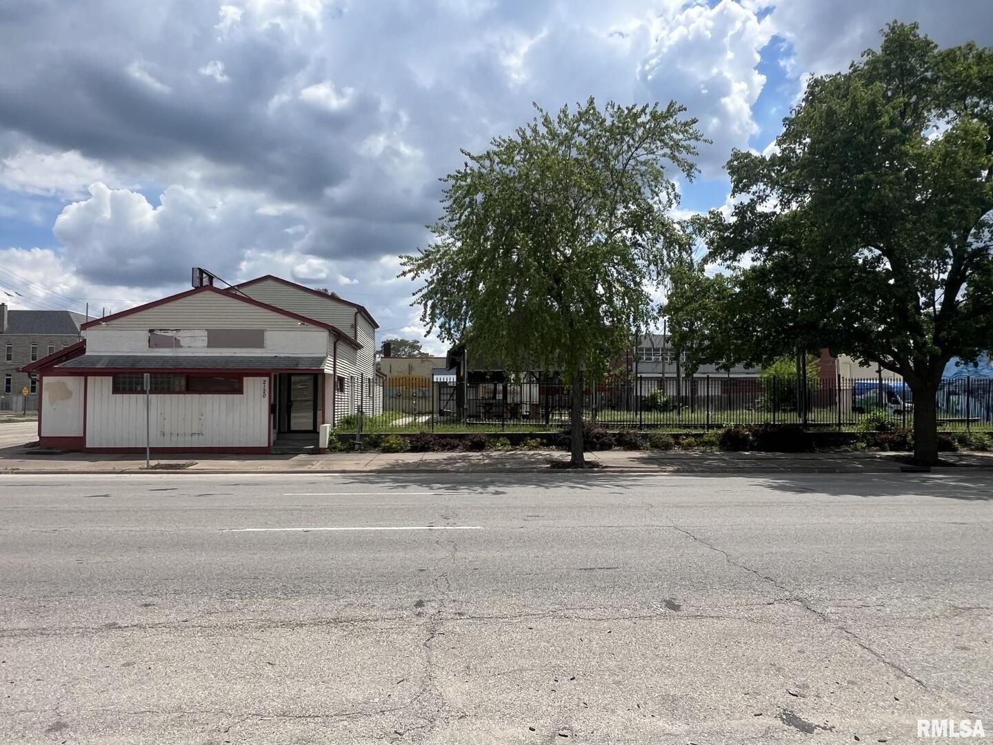 2120 4TH Avenue, Rock Island, IL 61201