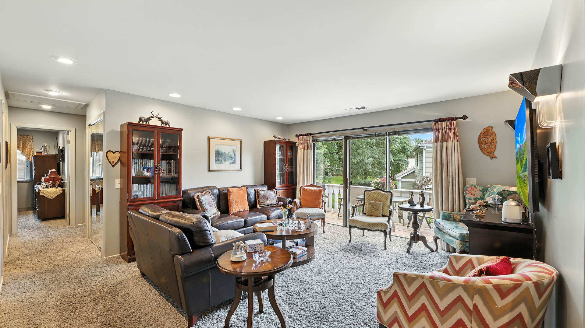 550 Greystone Lane, Wheeling, IL 60090