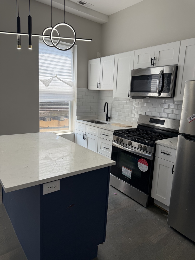 5910 Michigan Avenue, Chicago, IL 60637