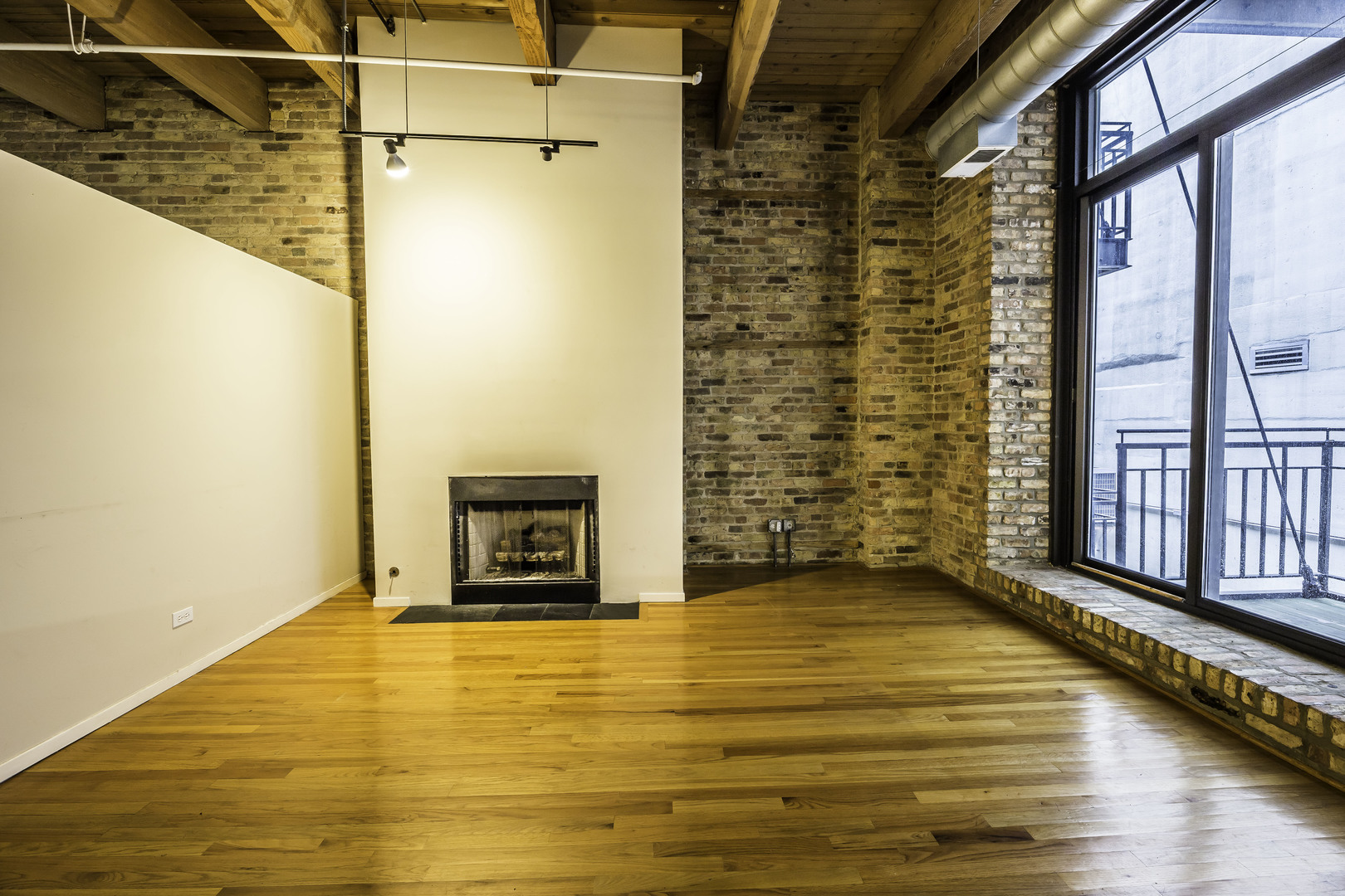 375 Erie Street, Chicago, IL 60654