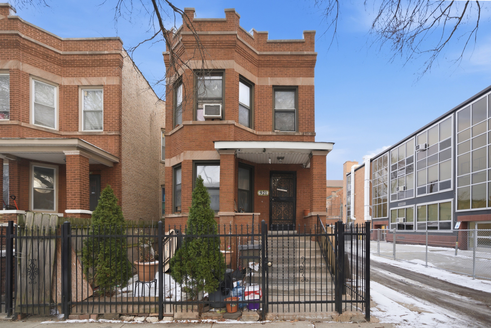 921 Avers Avenue, Chicago, IL 60651