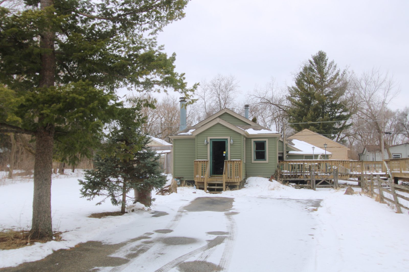 104 Columbine Street, Crystal Lake, IL 60014