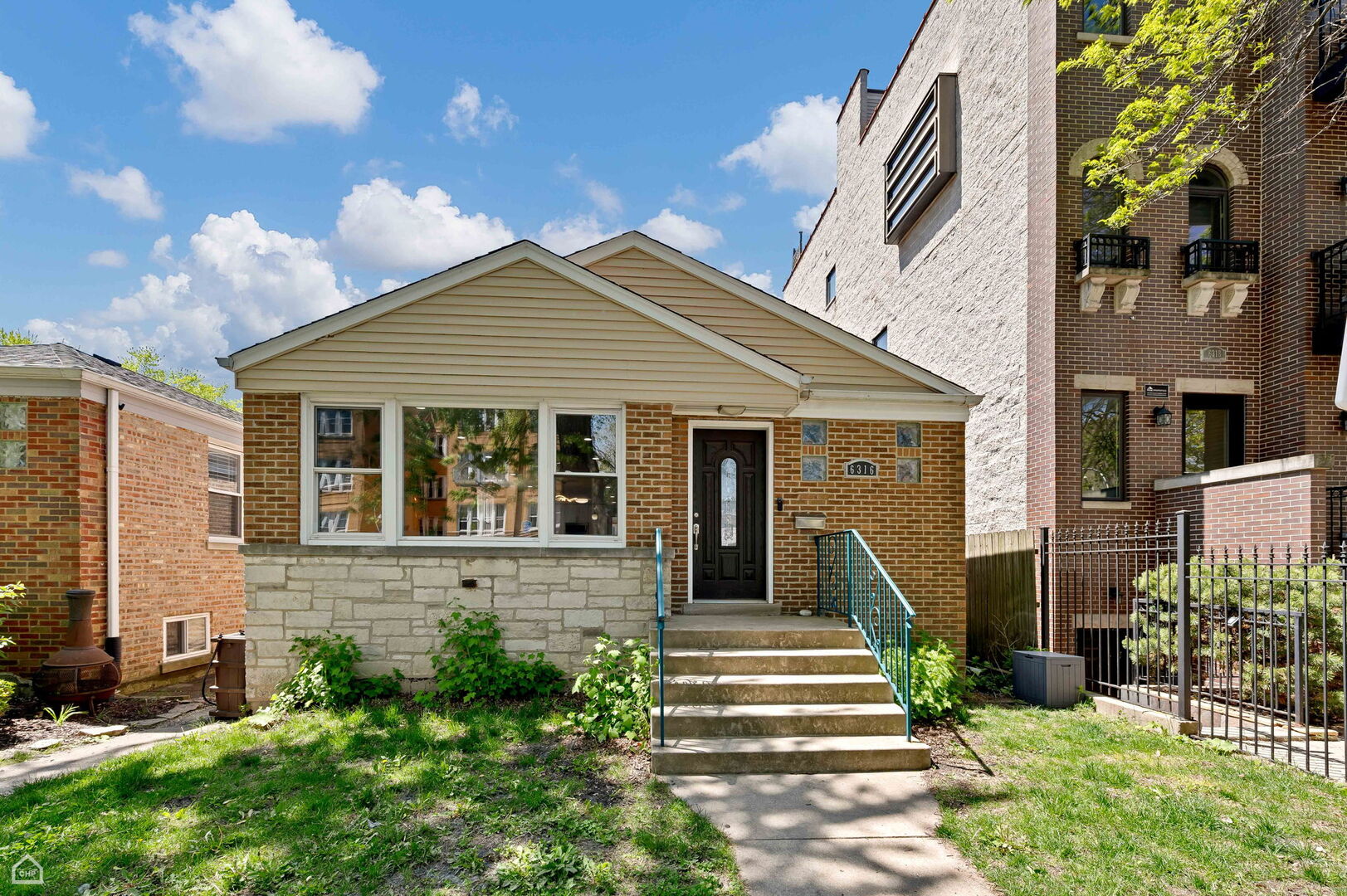 6316 Albany Avenue, Chicago, IL 60659