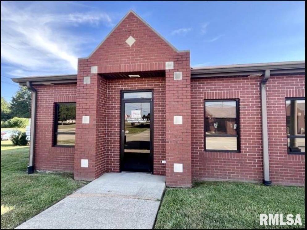 1009 42ND Street, Mt Vernon, IL 62864