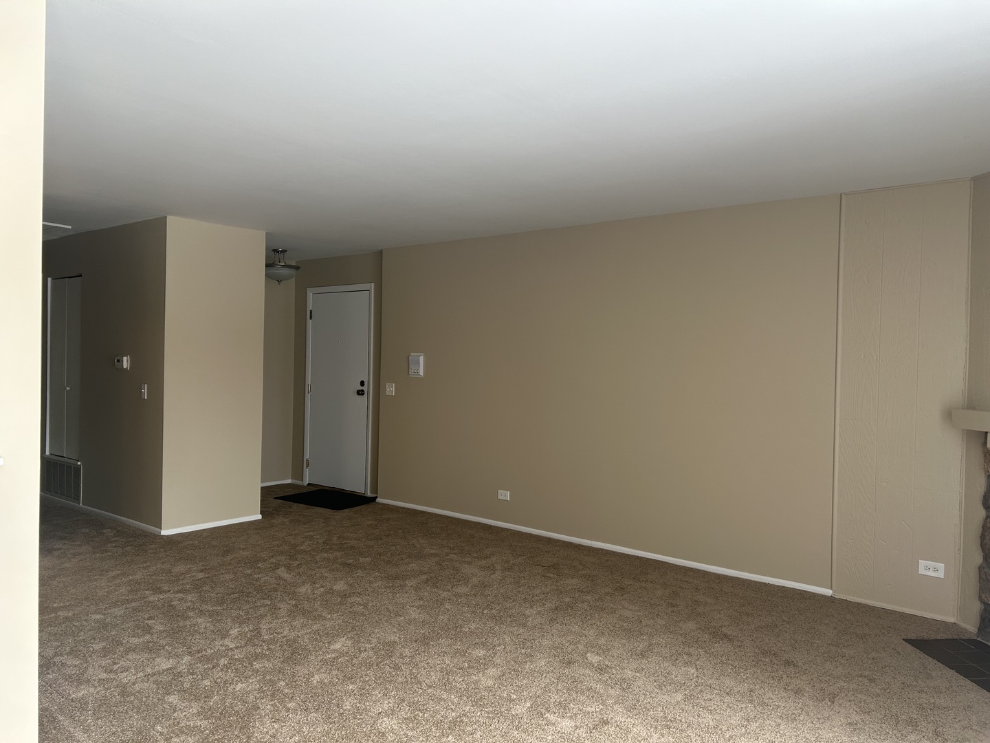 28 Regent Circle, Schaumburg, IL 60193