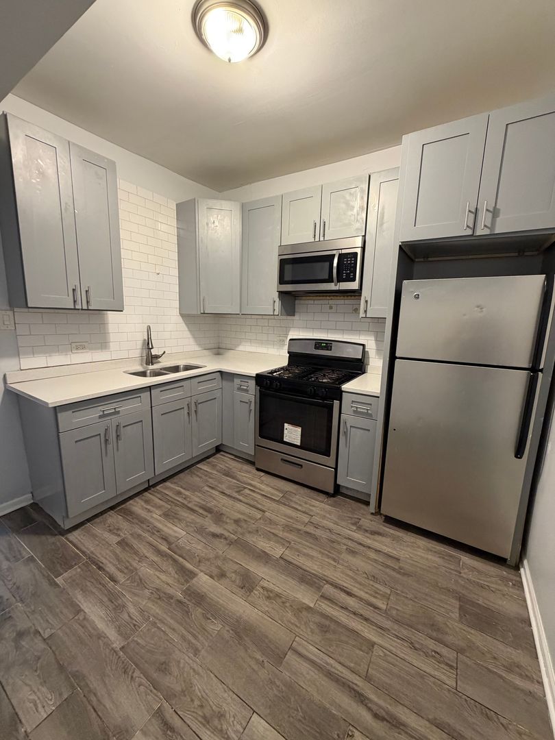 7224 Saint Lawrence Avenue, Chicago, IL 60619