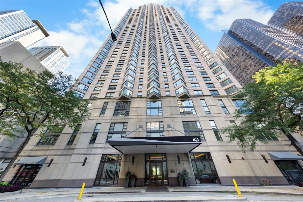 401 ONTARIO Street, Chicago, IL 60611