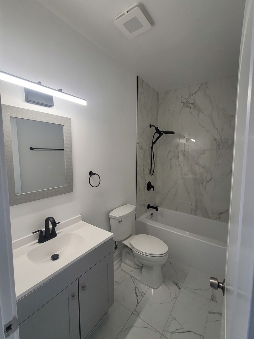 320 Menard Avenue, Chicago, IL 60644