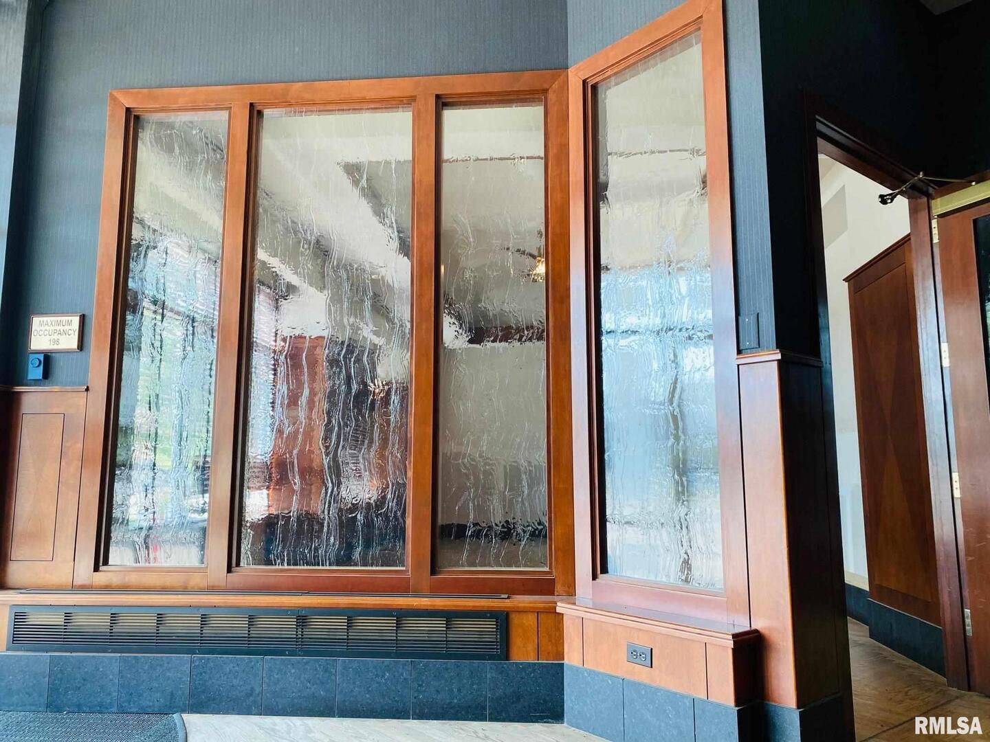 1601 RIVER Drive, Moline, IL 61265