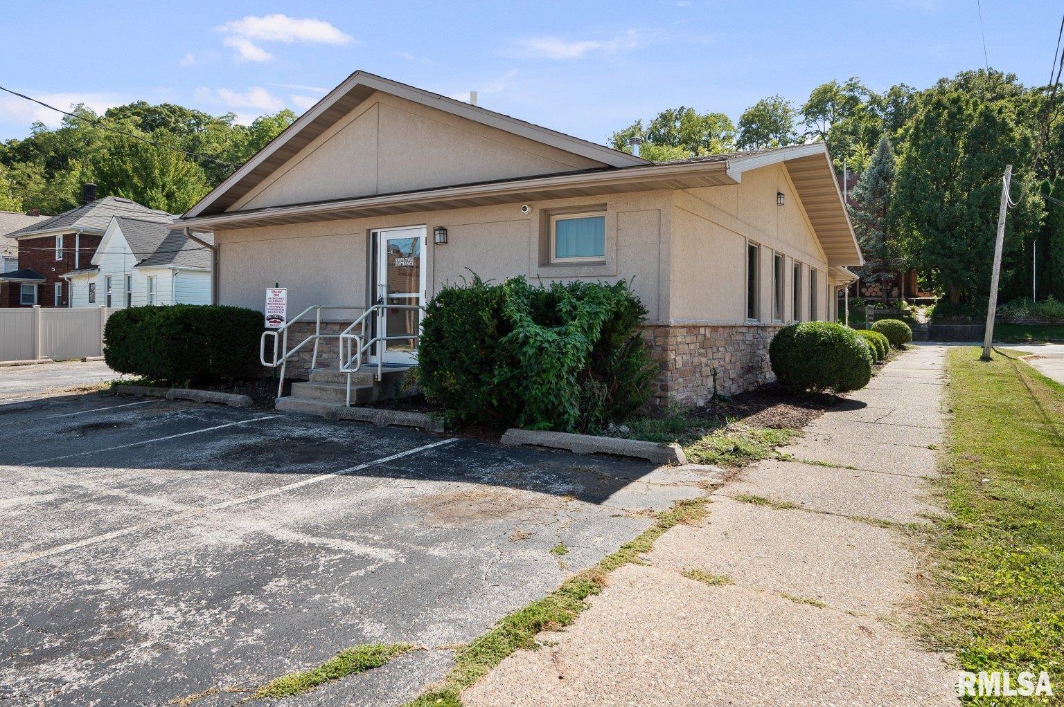 1620 9TH Street, East Moline, IL 61244