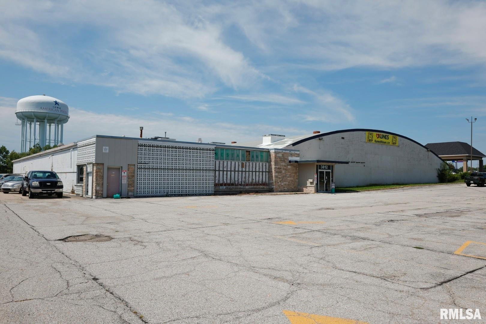 3812 HARRISON Street, Davenport, IA 52806