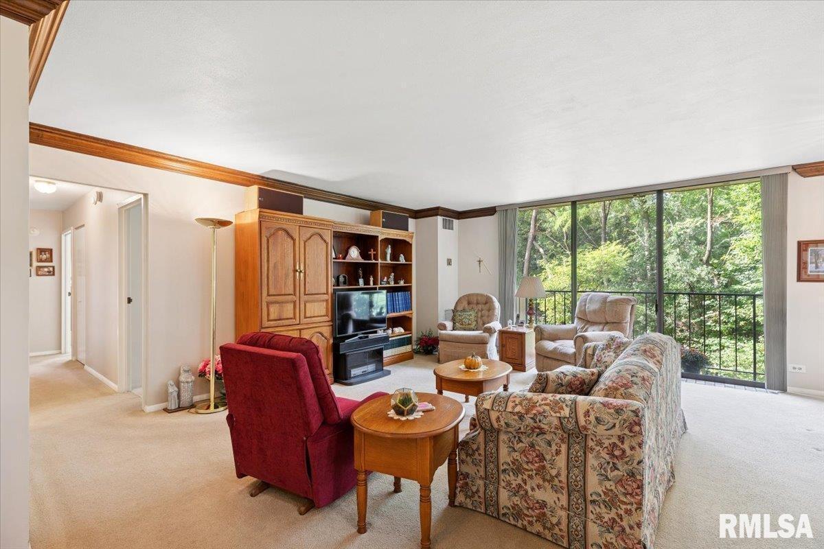 1800 7TH Street, East Moline, IL 61244