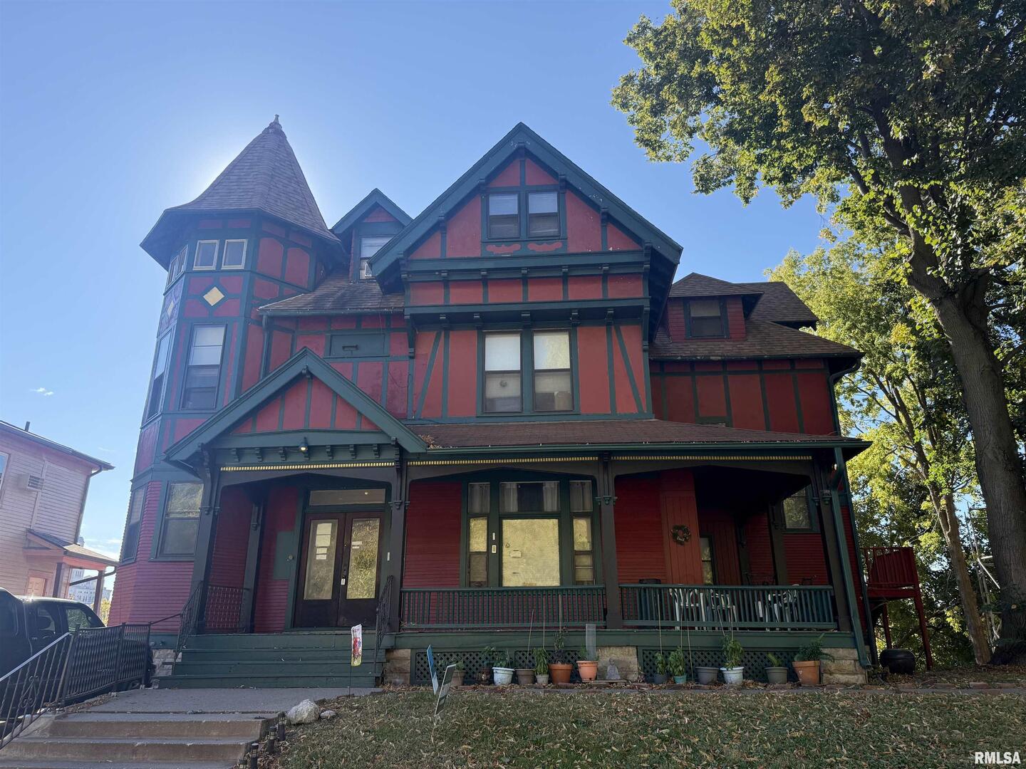 413 6TH Street, Davenport, IA 52803