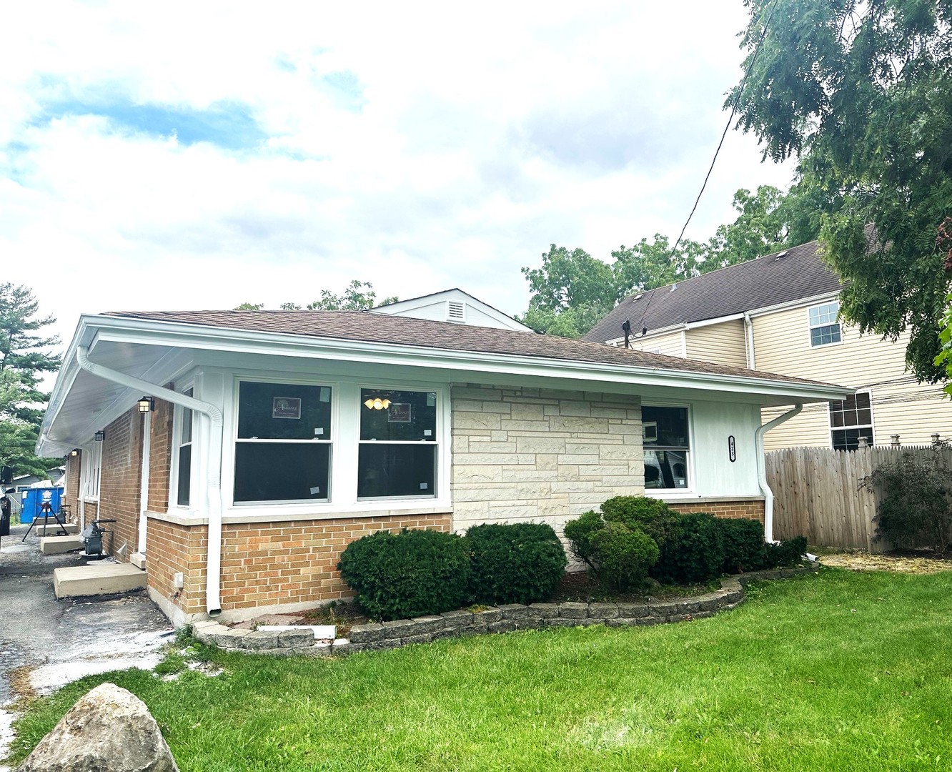 423 Westmore Meyers Road, Lombard, IL 60148