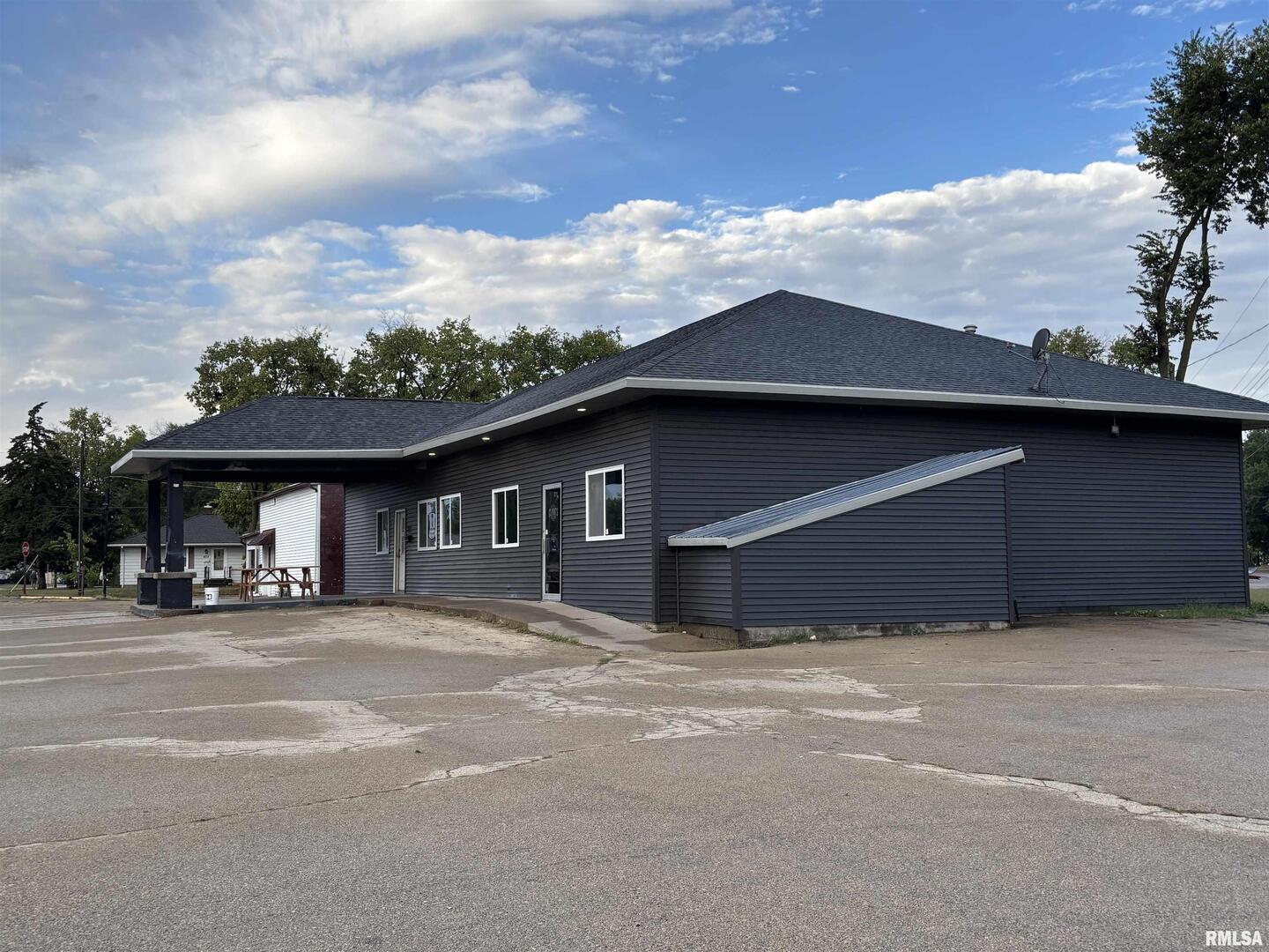 312 WASHINGTON Boulevard, Camanche, IA 52730