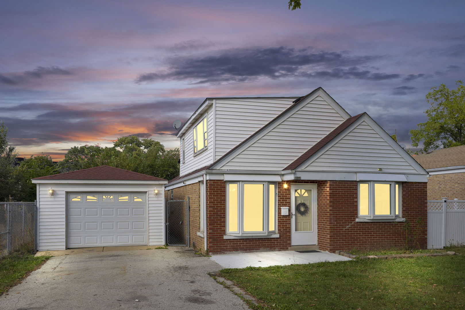 9858 Montrose Avenue, Schiller Park, IL 60176