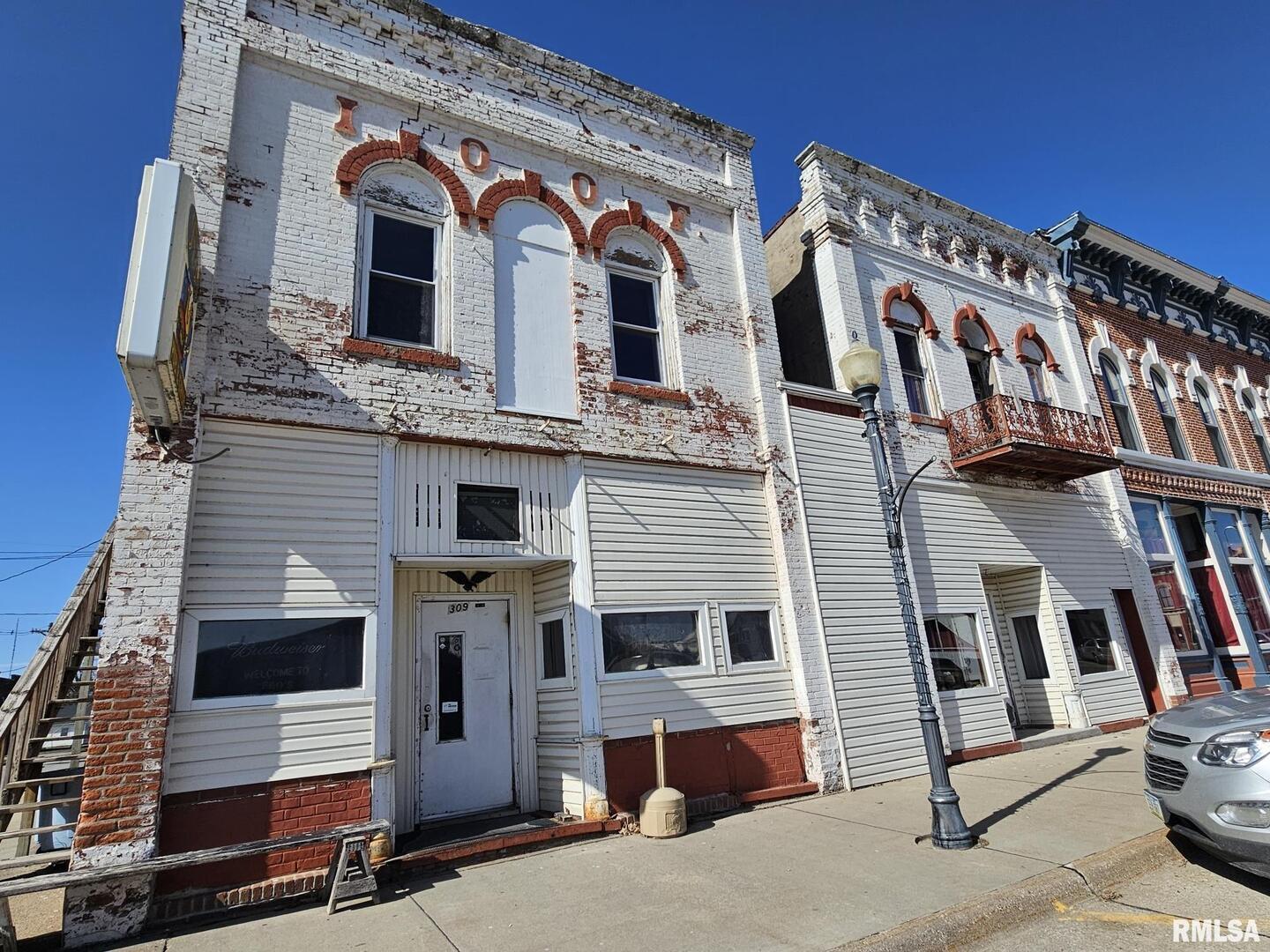 309 and 311 CEDAR Street, Wilton, IA 52778