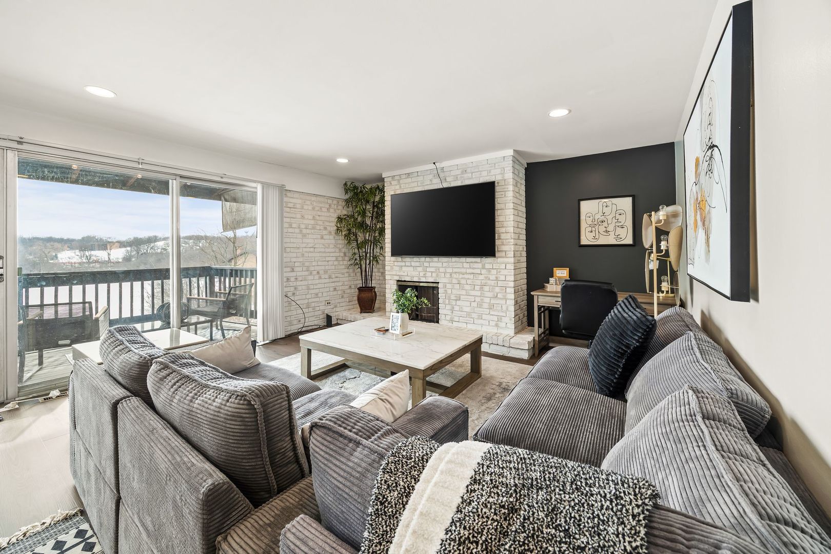 1601 Maple Terrace, Lisle, IL 60532