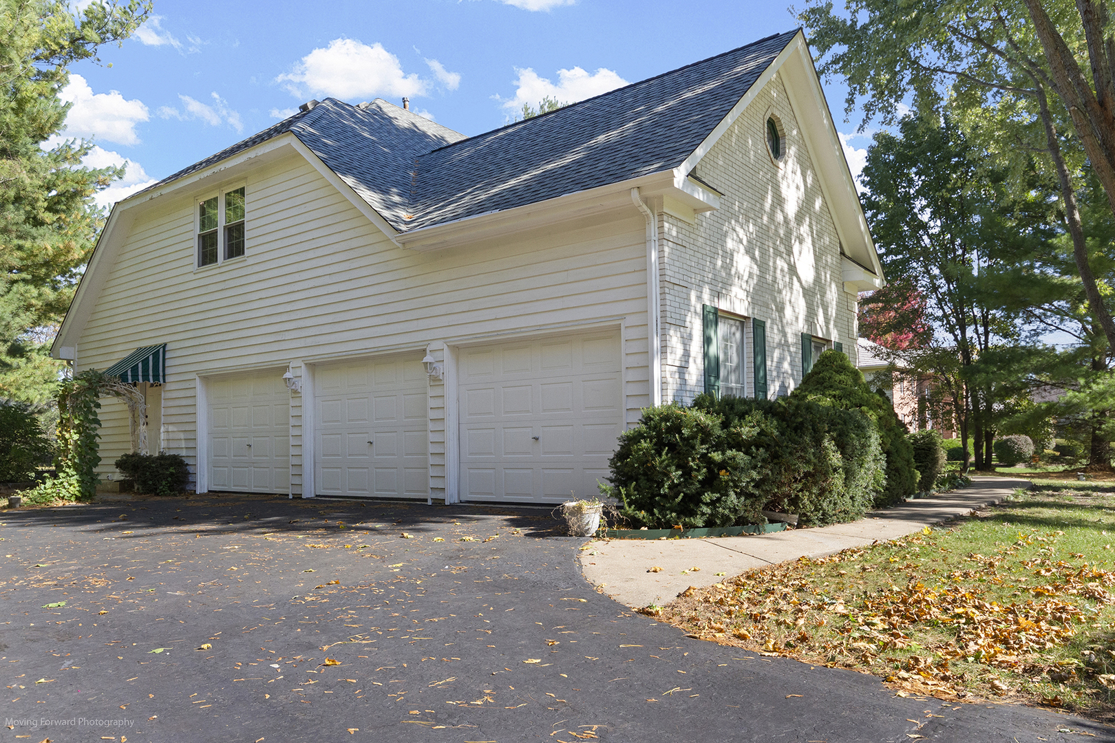 52 Oak Creek Drive, Yorkville, IL 60560