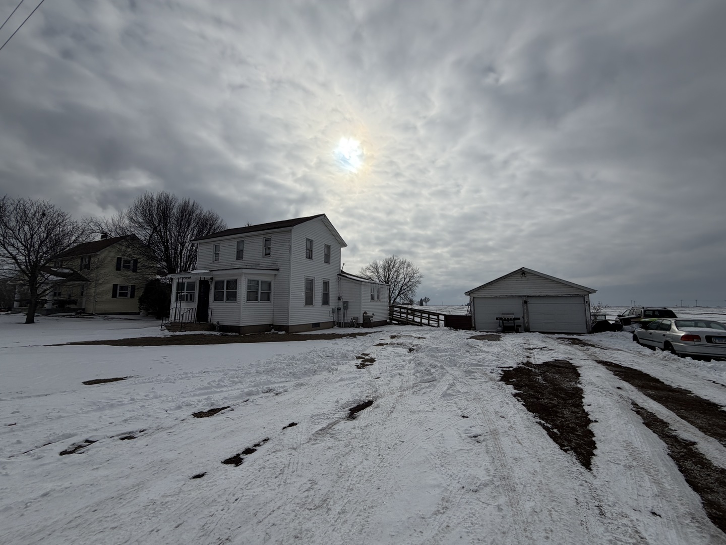 215 Grove Street, Weldon, IL 61882