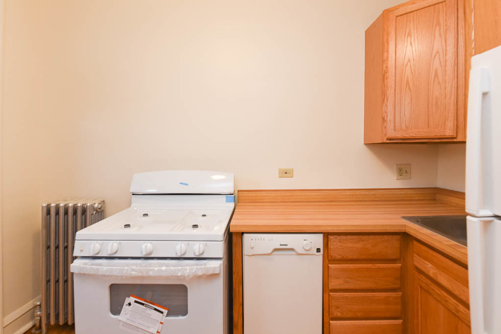 2850 CULLOM Avenue, Chicago, IL 60618