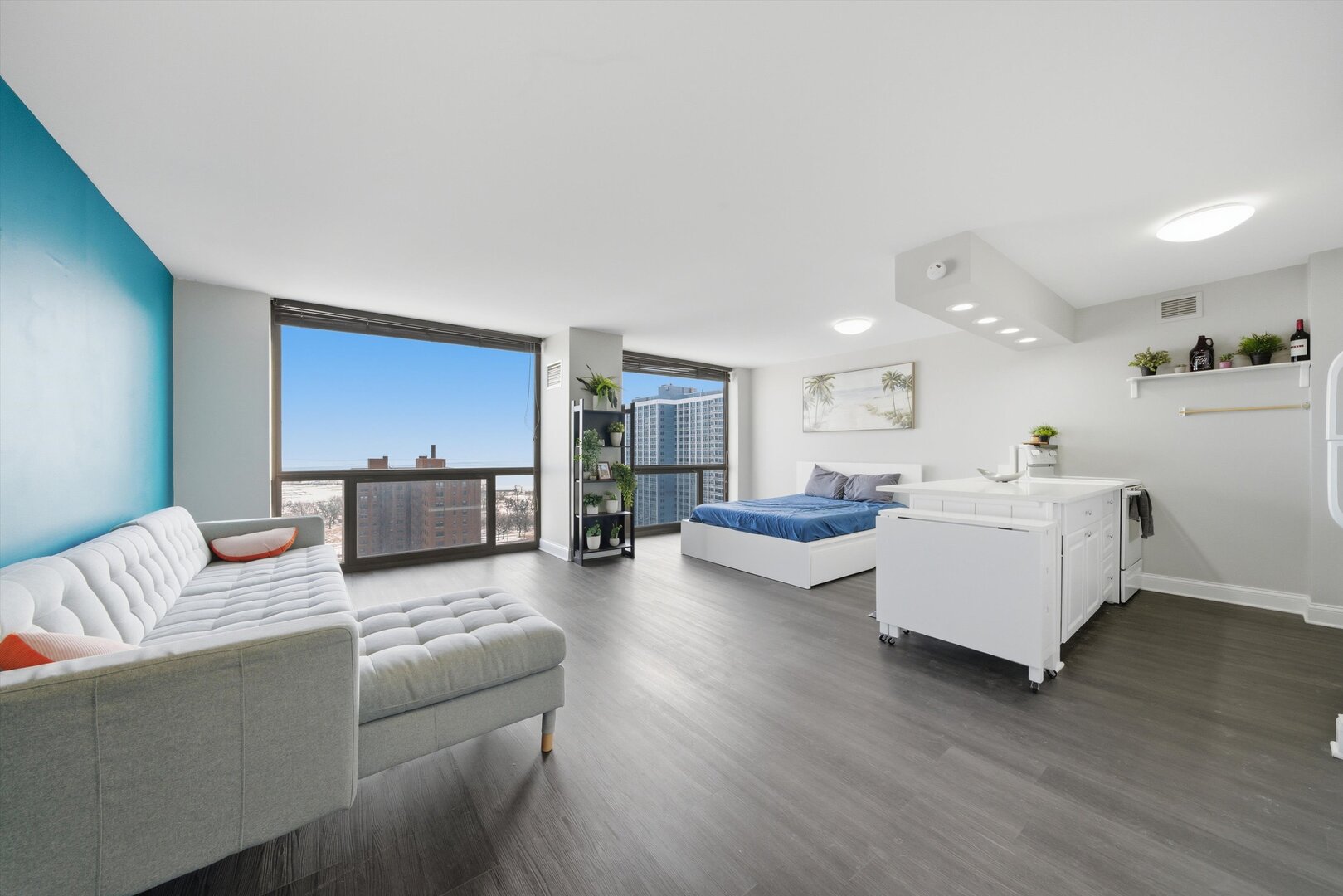 4343 Clarendon Avenue, Chicago, IL 60613