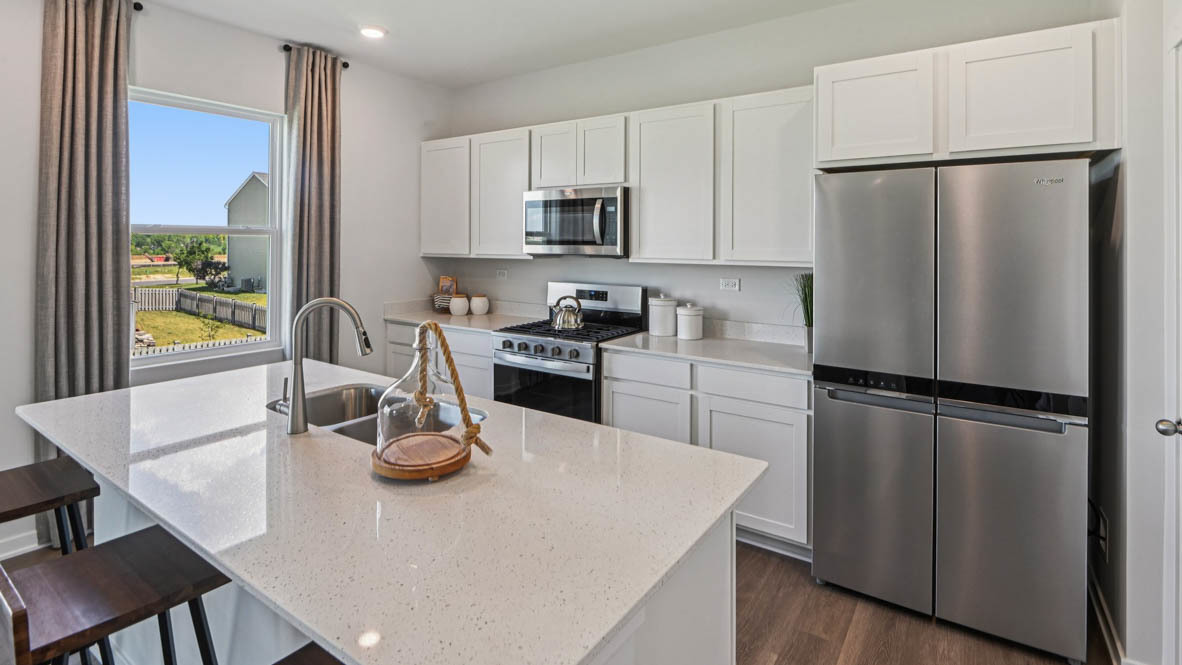 984 Sapphire Lane, Montgomery, IL 60538