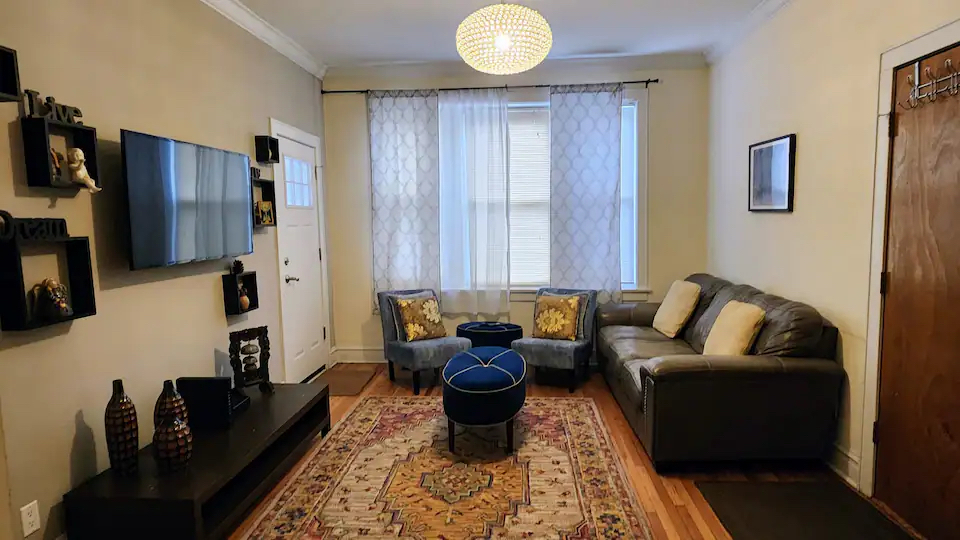 2152 Iowa Street, Chicago, IL 60622