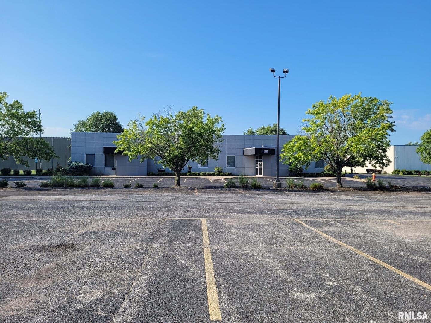 4400 44TH Avenue, Moline, IL 61265-6783