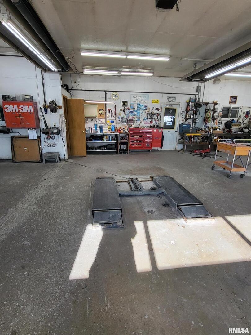 7812 Windy, Dubuque, IA 52003