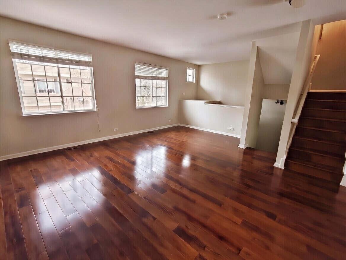 1819 Indian Hill Lane, Aurora, IL 60503