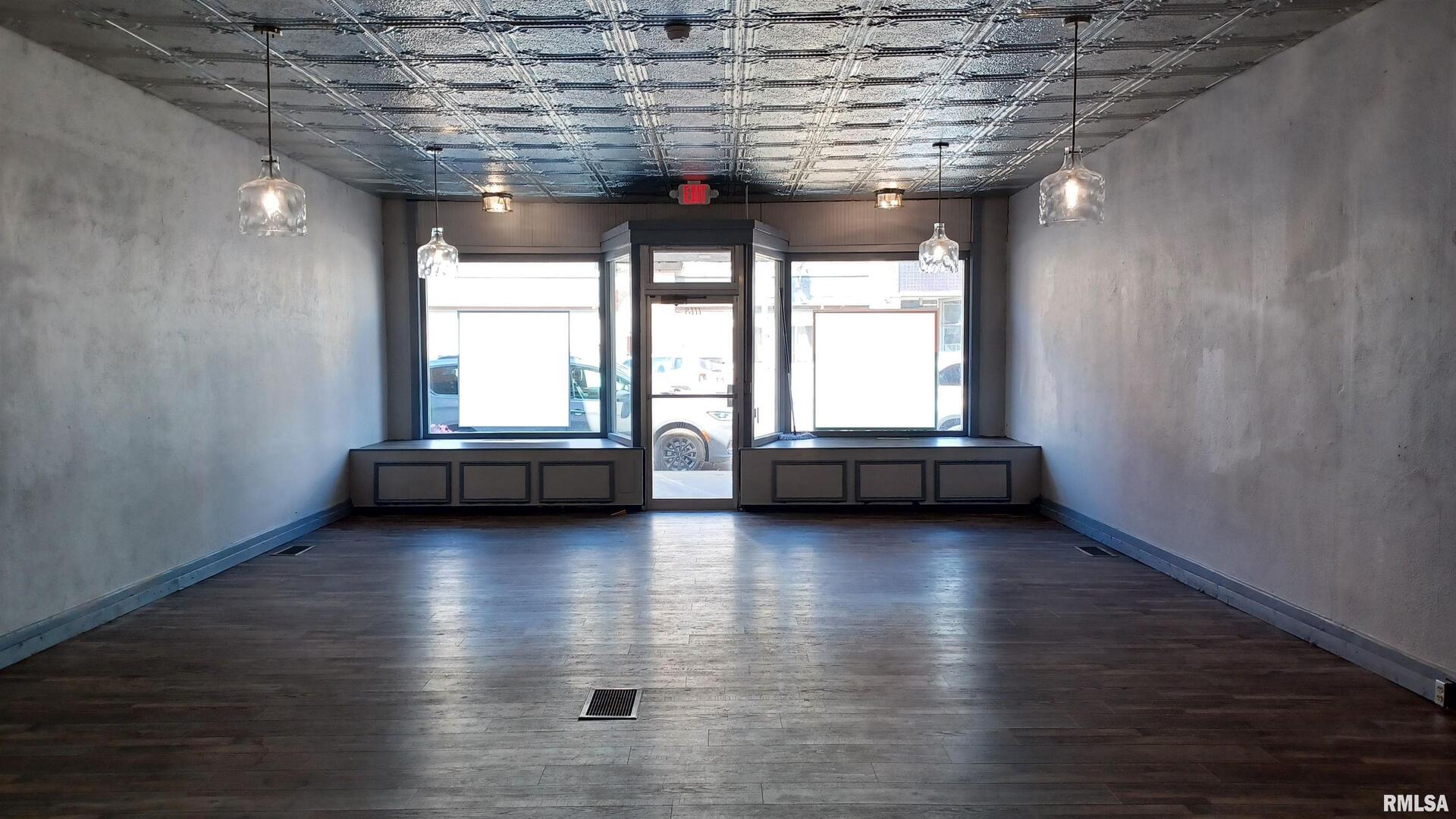 1113 4TH Street, Fulton, IL 61252