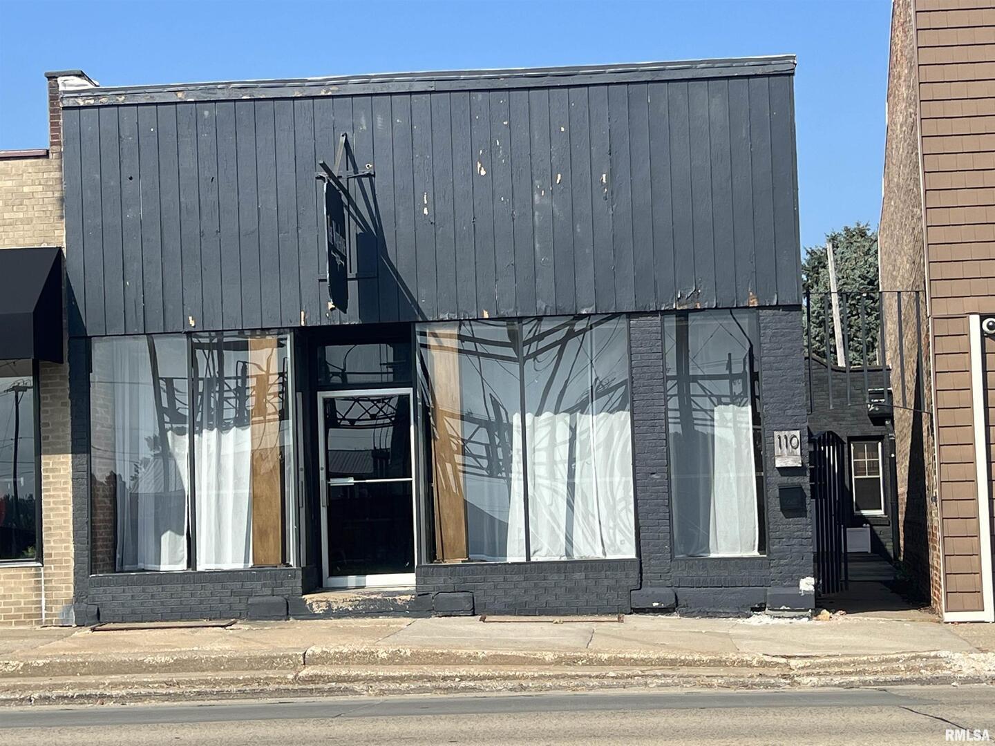 110 2ND Street, Clinton, IA 52732