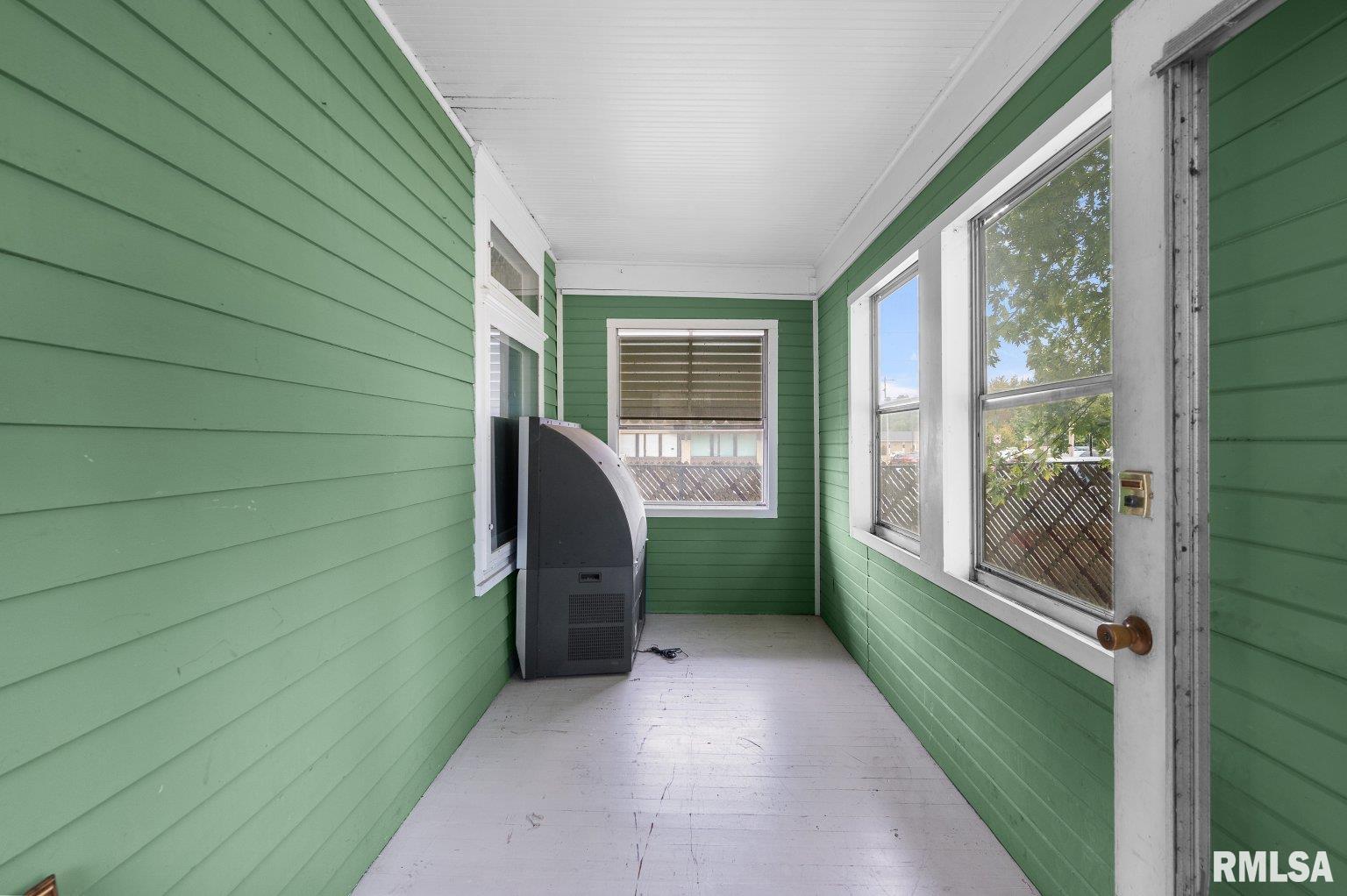 2907 11TH Street, Rock Island, IL 61201