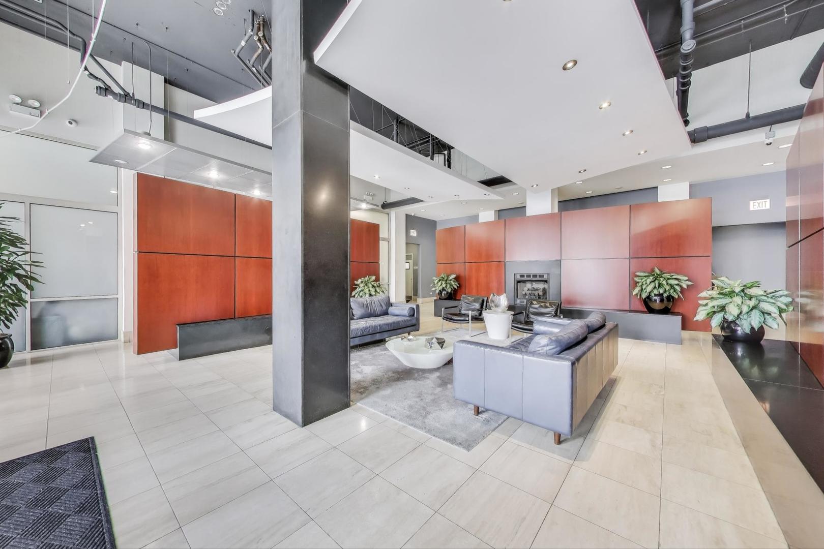 1001 Madison Street, Chicago, IL 60607