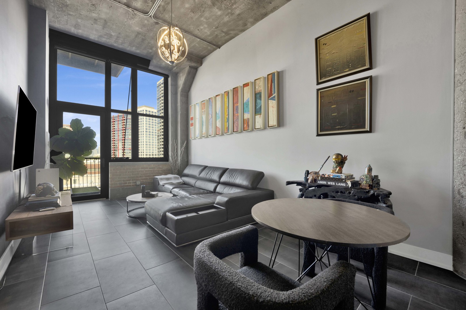 320 21ST Street, Chicago, IL 60616