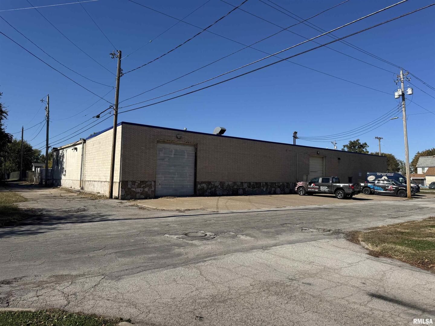 1228 3RD Avenue, Rock Island, IL 61201