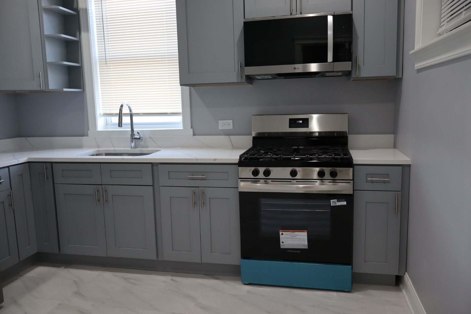 4120 Gladys Avenue, Chicago, IL 60624