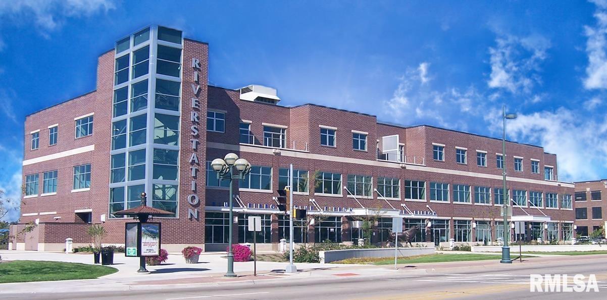 1601 RIVER Drive, Moline, IL 61265