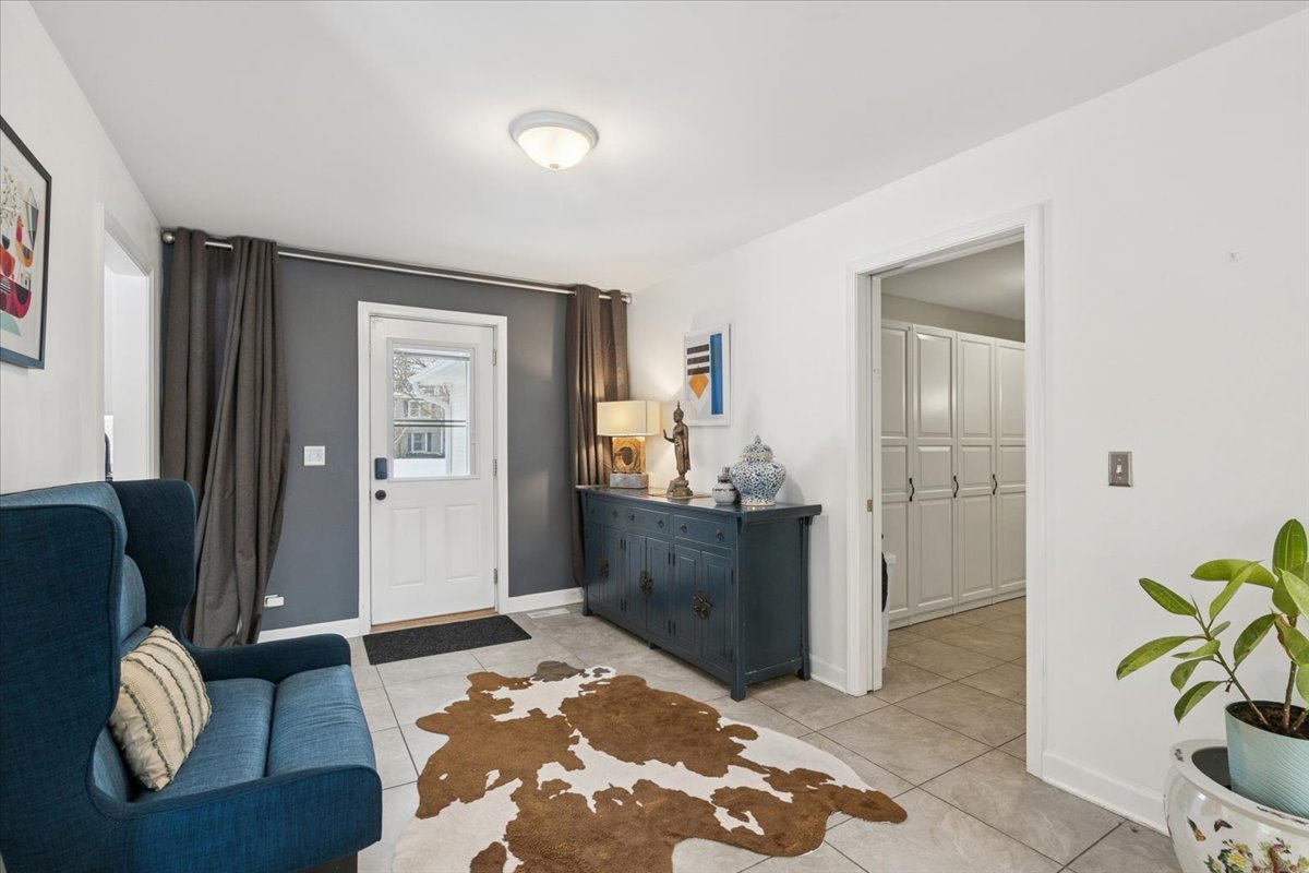 825 Highview Terrace, Lake Forest, IL 60045