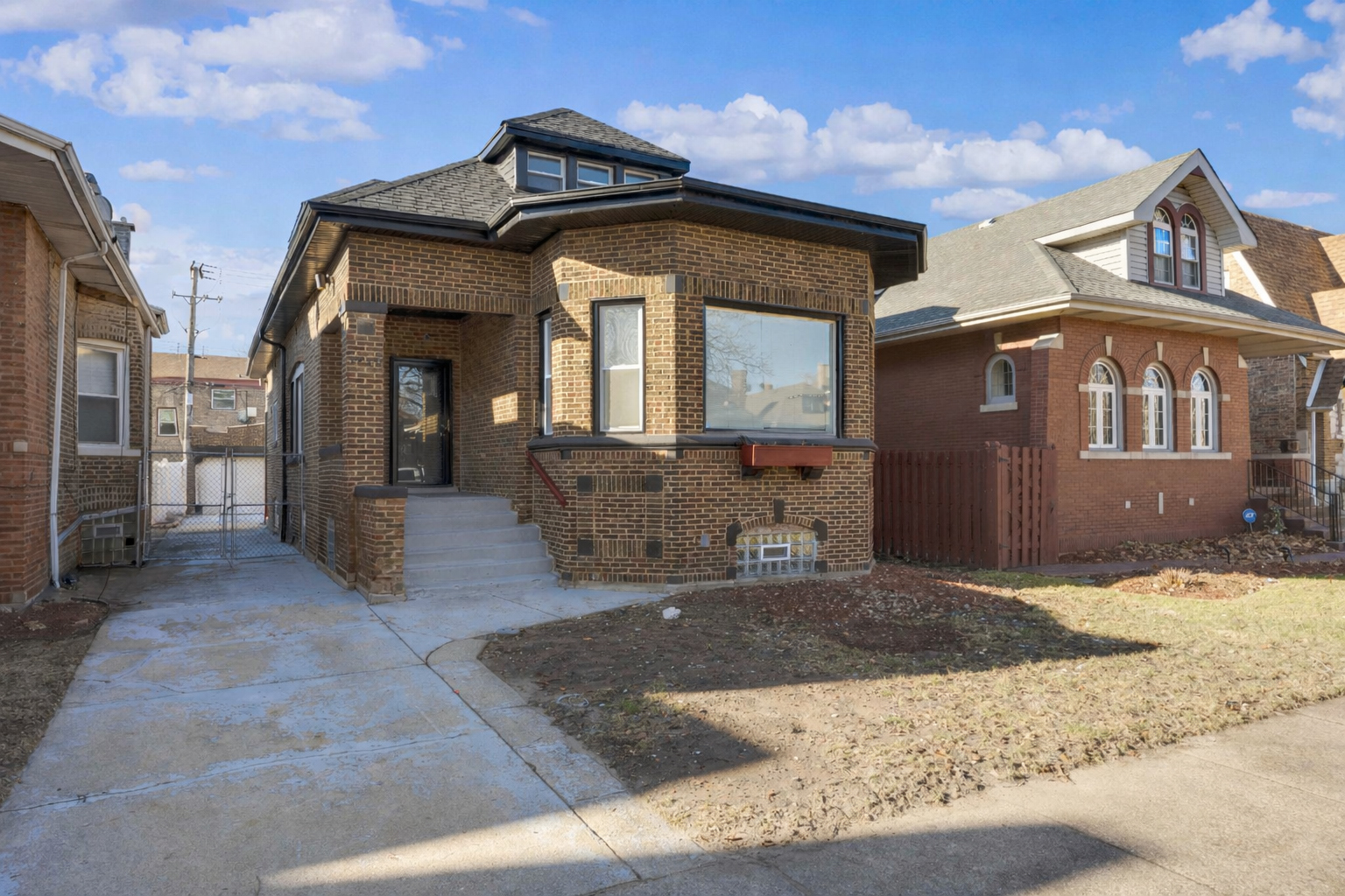 8250 Rhodes Avenue, Chicago, IL 60619