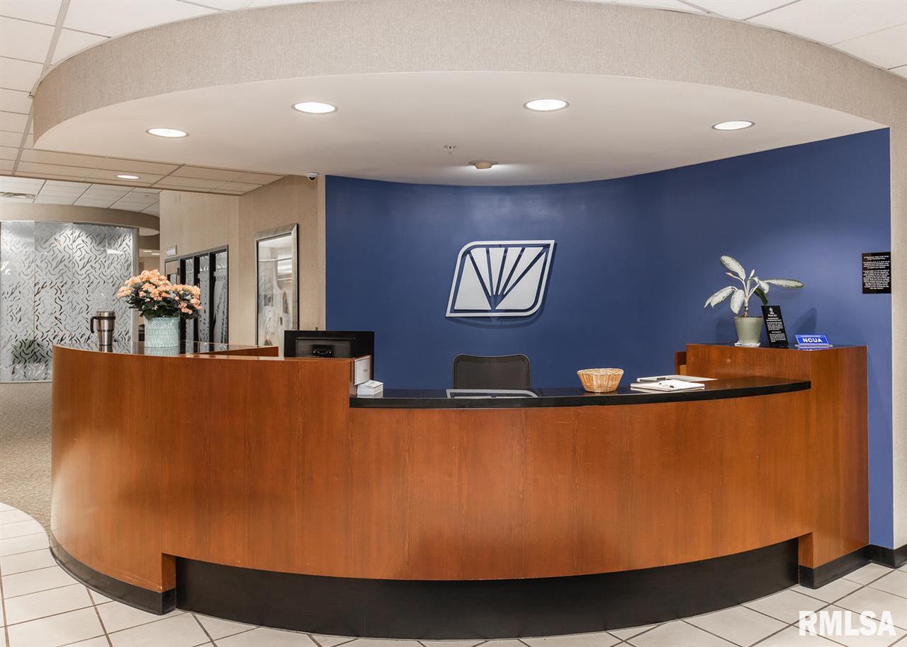 2121 47TH Street, Moline, IL 61265