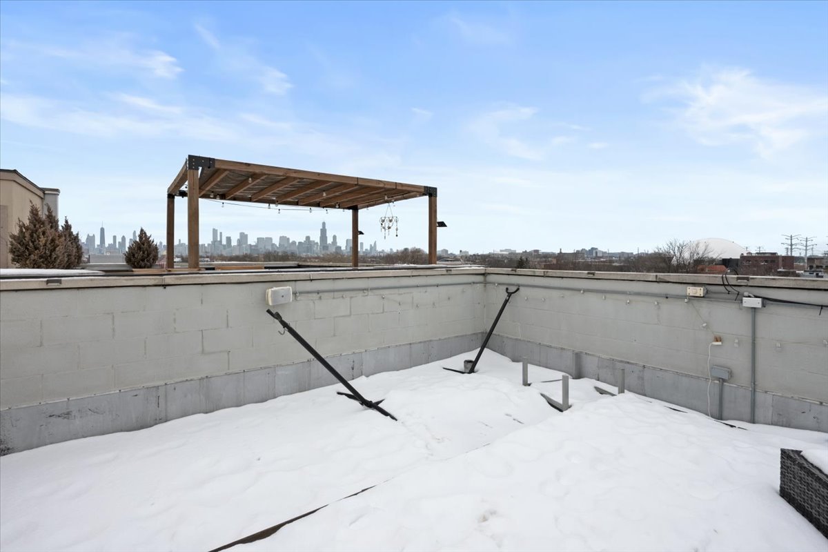 2623 CHICAGO Avenue, Chicago, IL 60622