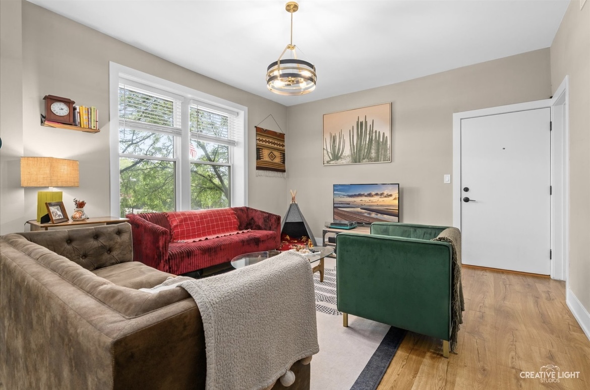 3001 Sawyer Avenue, Chicago, IL 60618