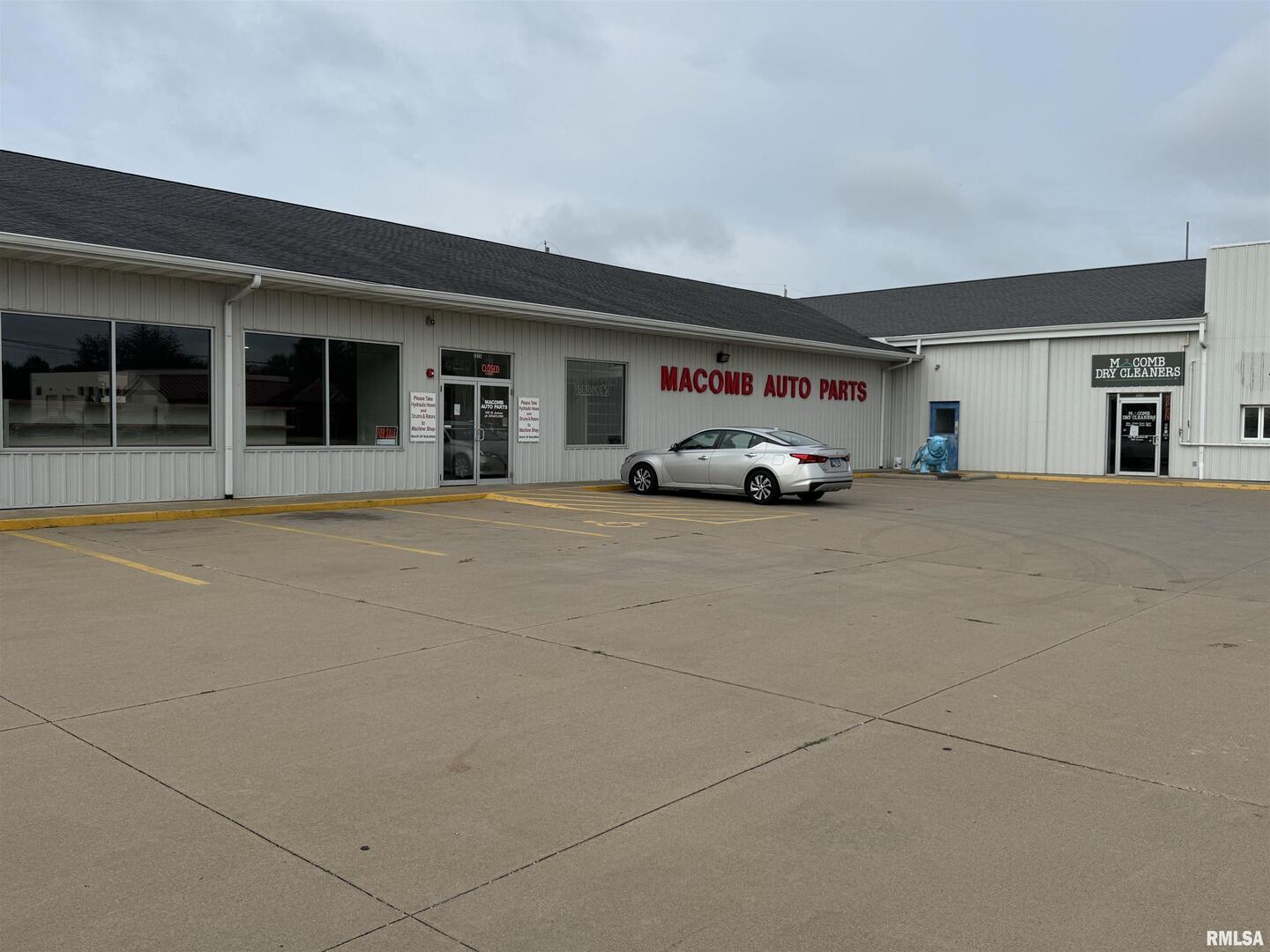 1215 JACKSON Street, Macomb, IL 61455