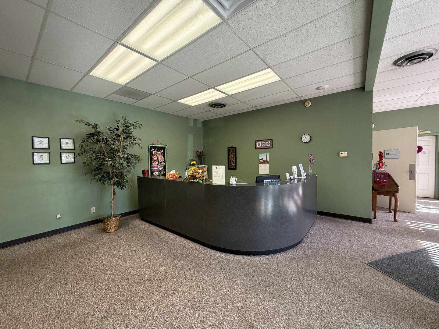 1411 6th Avenue, Moline, IL 61265