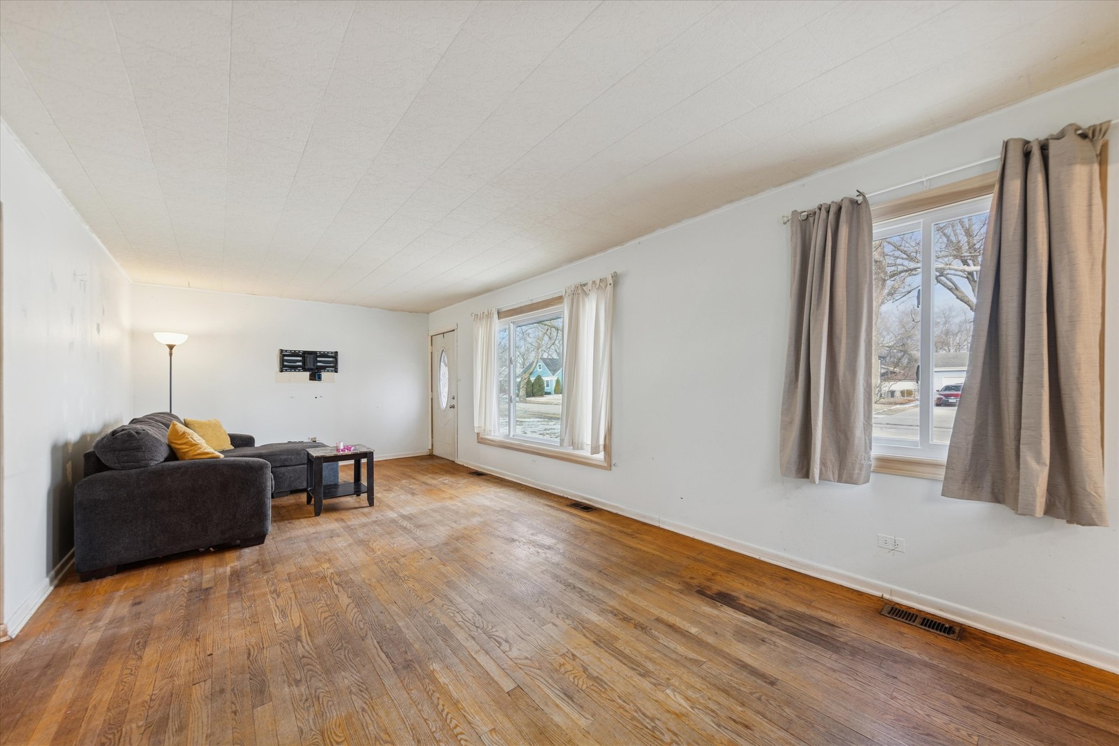 360 Lincoln Avenue, Villa Park, IL 60181